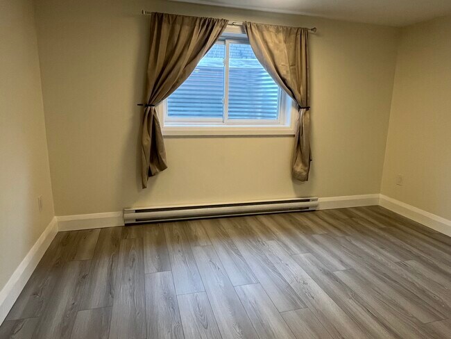 Photo du bâtiment - 944 Fairlawn Av