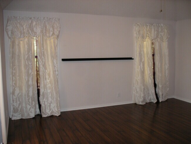 Building Photo - 11339 Morino Park