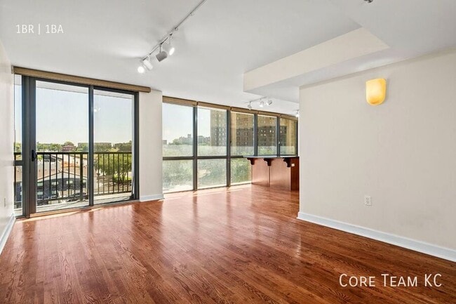 Building Photo - 600 Admiral Blvd
