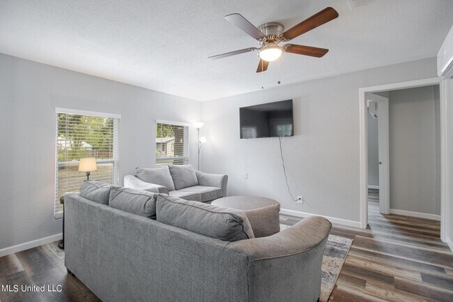 Foto del edificio - 226 Milray Ln