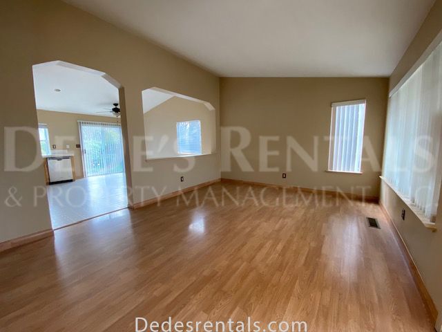 Building Photo - 931 Foothill Dr