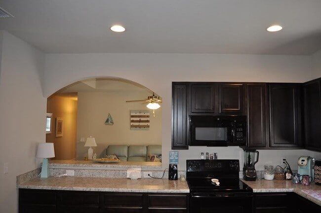 Building Photo - 3 Bedroom 2 Bath in Schooner Landing