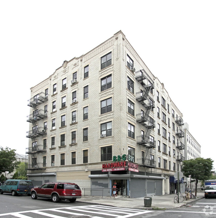 Primary Photo - 210 Roebling St
