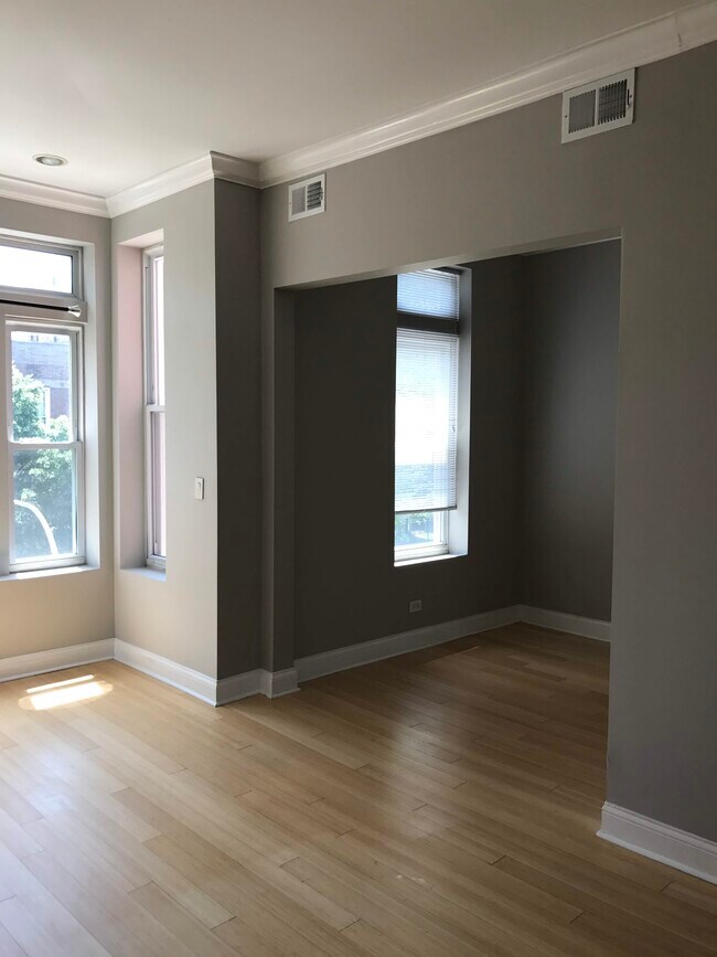 Separate office space or dining room - 2608 W Evergreen Ave