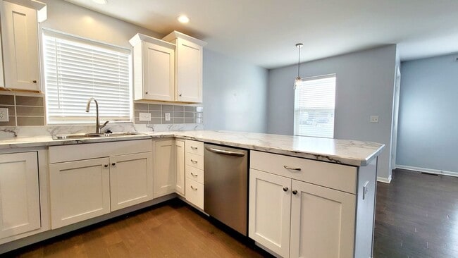 Building Photo - 1533 Tall Grass Prairie Dr