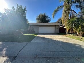 Building Photo - 5311 Bellflower Way