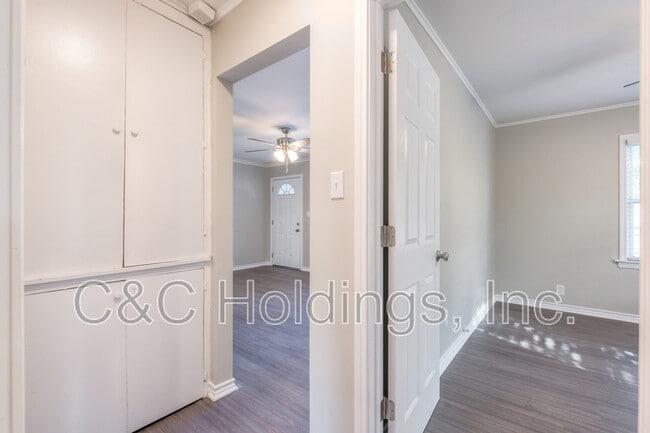 Building Photo - 6648 E Newton Pl