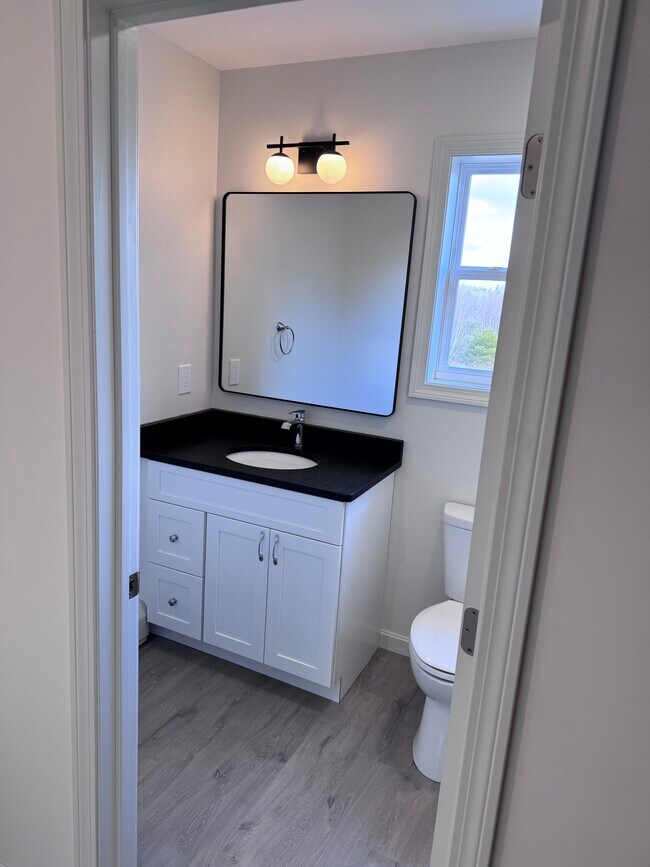 Foto del edificio - 47 Hogfat Hill Rd