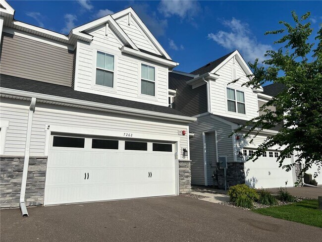 Building Photo - 7262 Alvarado Ln N