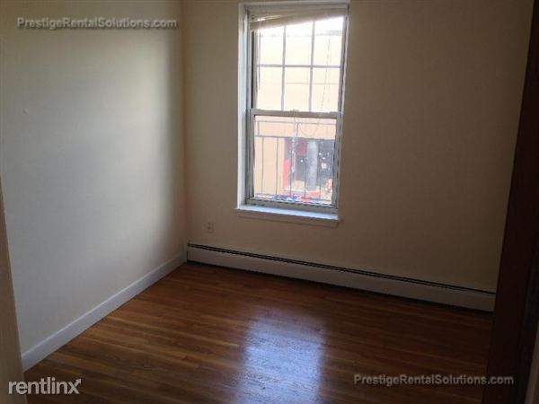 Building Photo - 180 N Beacon St