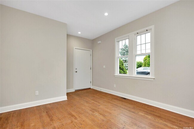 Building Photo - 14 A Ave