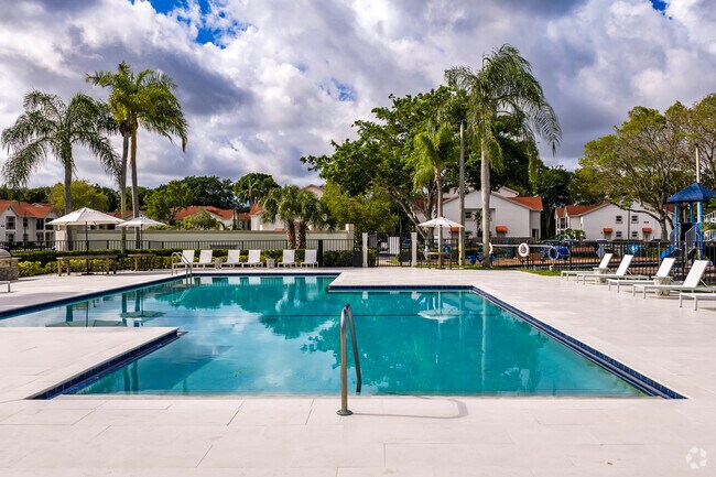 Piscina - Savannah Place Apartments