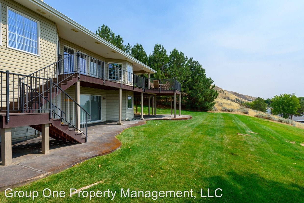 Primary Photo - 4 br, 3 bath House - 5802 W. Hill Rd.