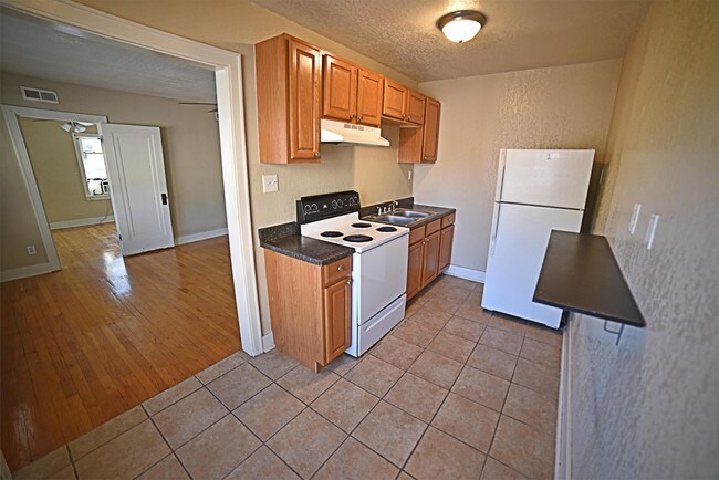Foto del edificio - 902 E 39th St