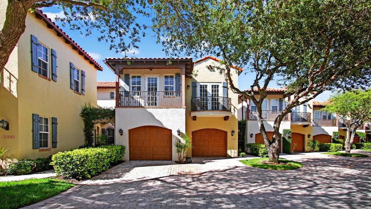 Primary Photo - 1028 Coralina Ln