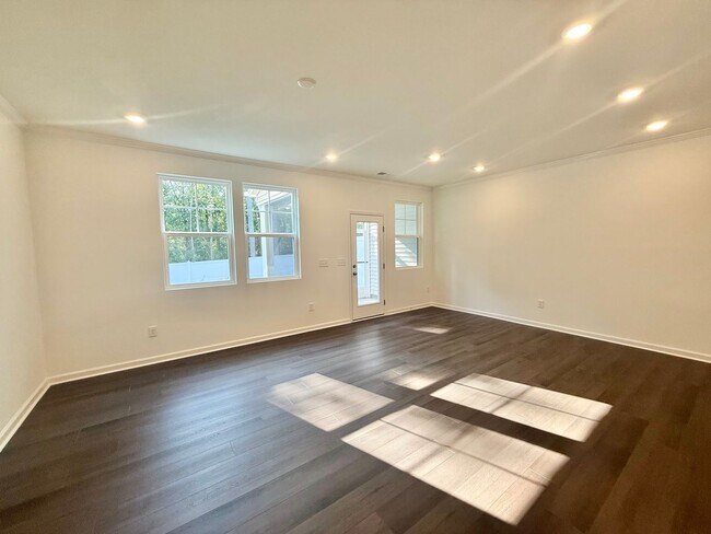 Foto del edificio - 132 Tree Moss Ct
