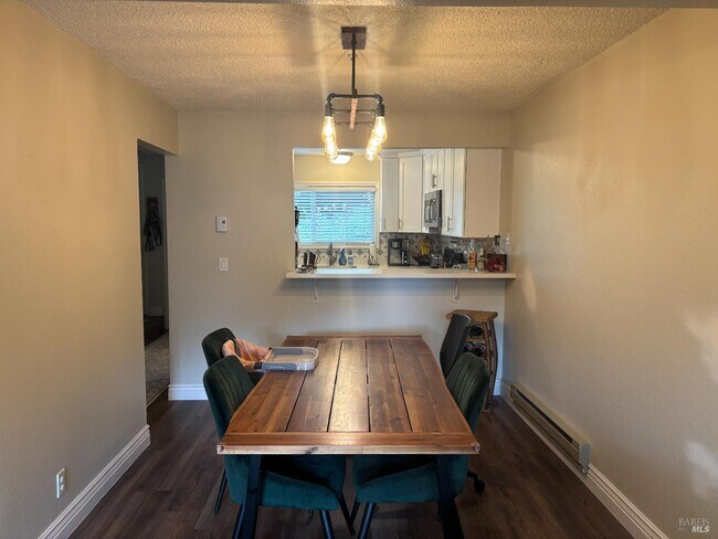Foto del edificio - 1558 Parkway Dr