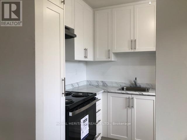 Photo principale - 945-945 Simcoe St N
