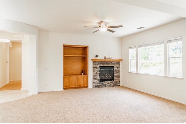 Building Photo - 9560 Nicole Ln
