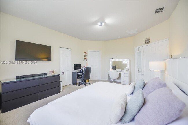 Building Photo - Southwest 169th Place, Miami, FL 33196 - 4 BR 3 BA single-family home