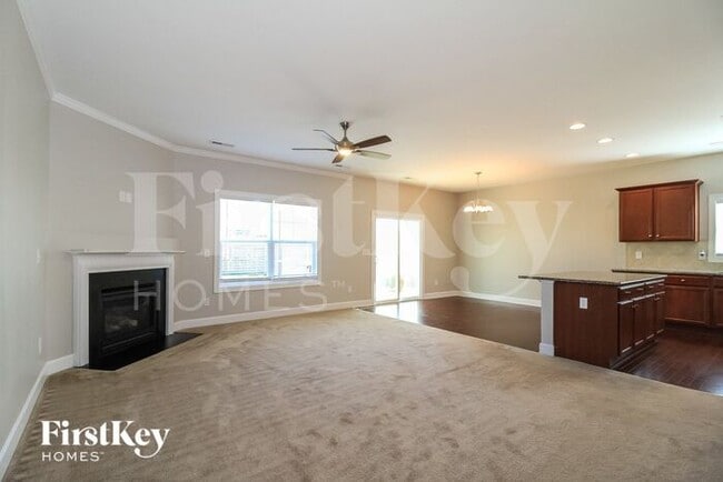 Building Photo - 707 Traveller Dr