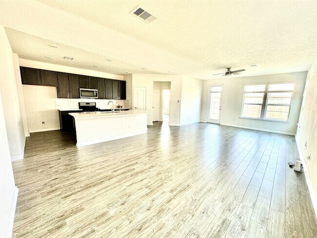 Foto del edificio - 2510 White Bluff Ln