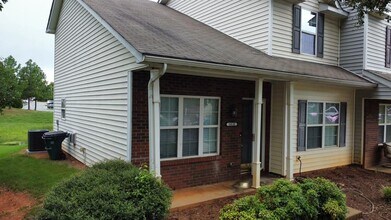 Building Photo - 10131 Ballyclare Ct