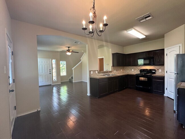Foto del edificio - Townhome for rent