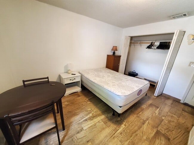 Foto del edificio - 7171 SW 14th St