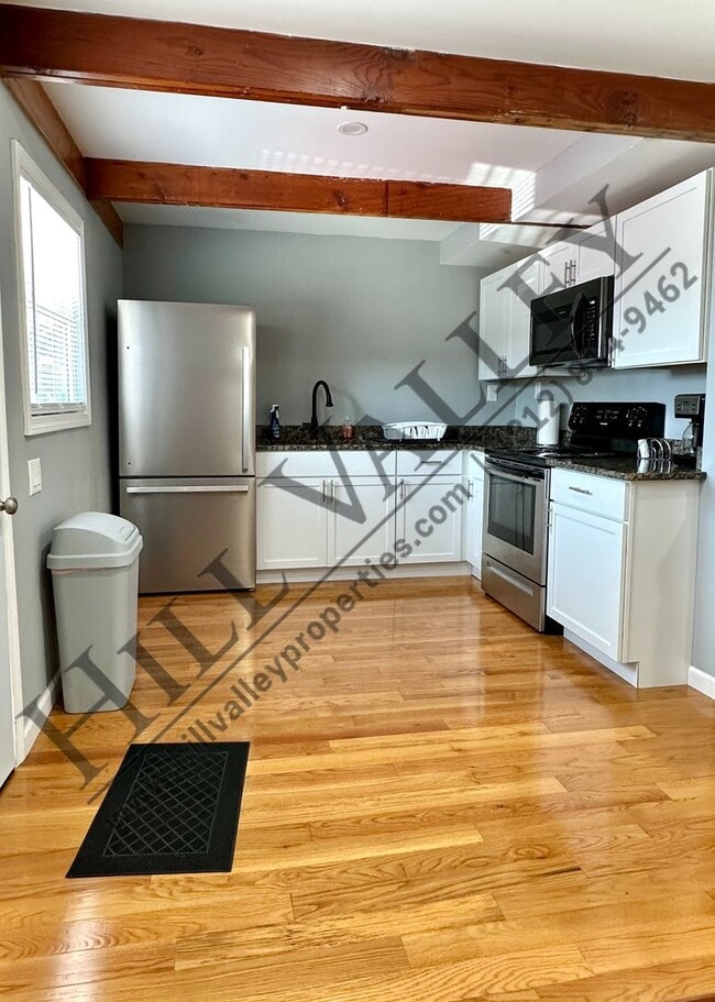 Building Photo - 9 Blakely Ave