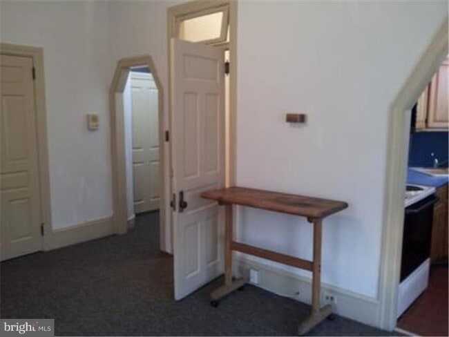 Foto del edificio - 421 E High St