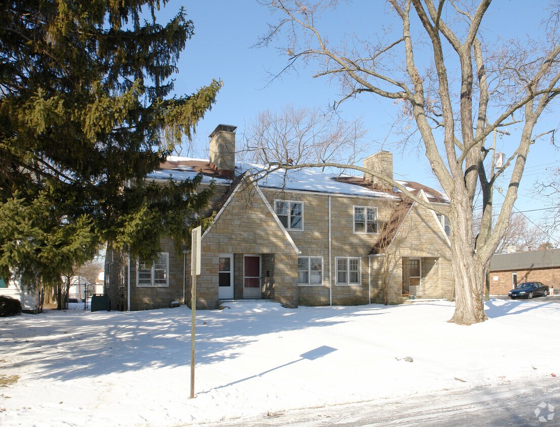 Building Photo - 569-575 Crescent Rd