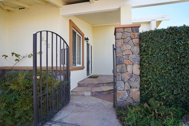 Building Photo - 673 Cabot Way
