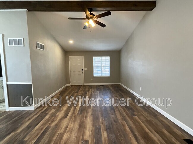 Foto del edificio - 346 Radcliff Rd