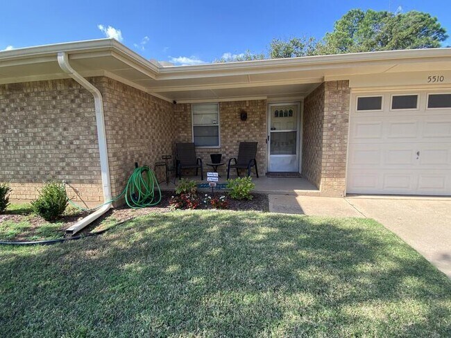 Foto del edificio - 5510 Greentree Ave