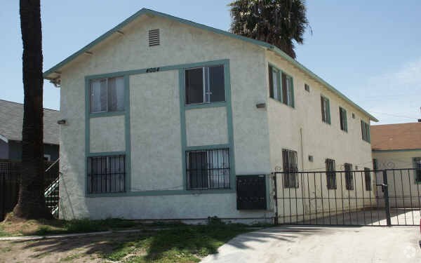 Building Photo - 4054 Chamoune Ave