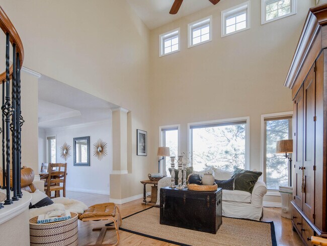 Foto del edificio - 30390 Beaver Creek Ln