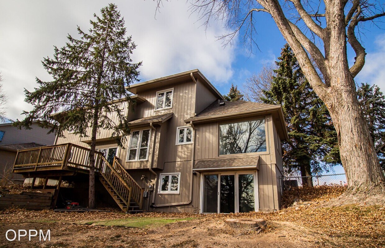 Foto principal - 5 br, 3.5 bath House - 15243 Shirley St