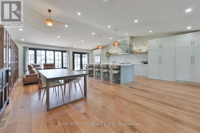 Building Photo - 43 Lakeview Ave