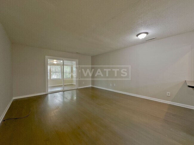 Foto del edificio - 3-Bedroom Home in Midfield