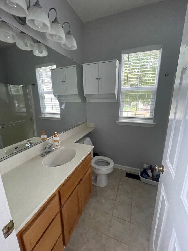 Foto del edificio - 2078 Red Oak Cir