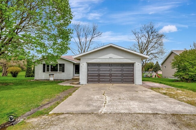 Building Photo - 18 Laurel Ln