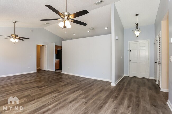 Building Photo - 2631 Moorsfield Ln