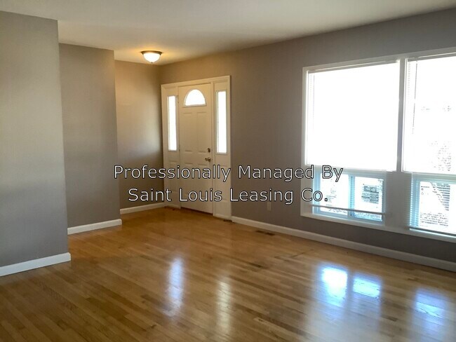 Foto del edificio - 719 Carriage Ln