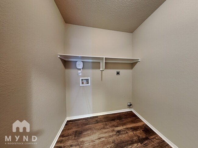 Building Photo - 407 Westwood Dr