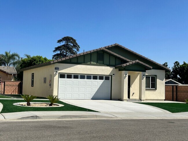 Building Photo - Gorgeously Modern 3 bedroom Home for Rent ...