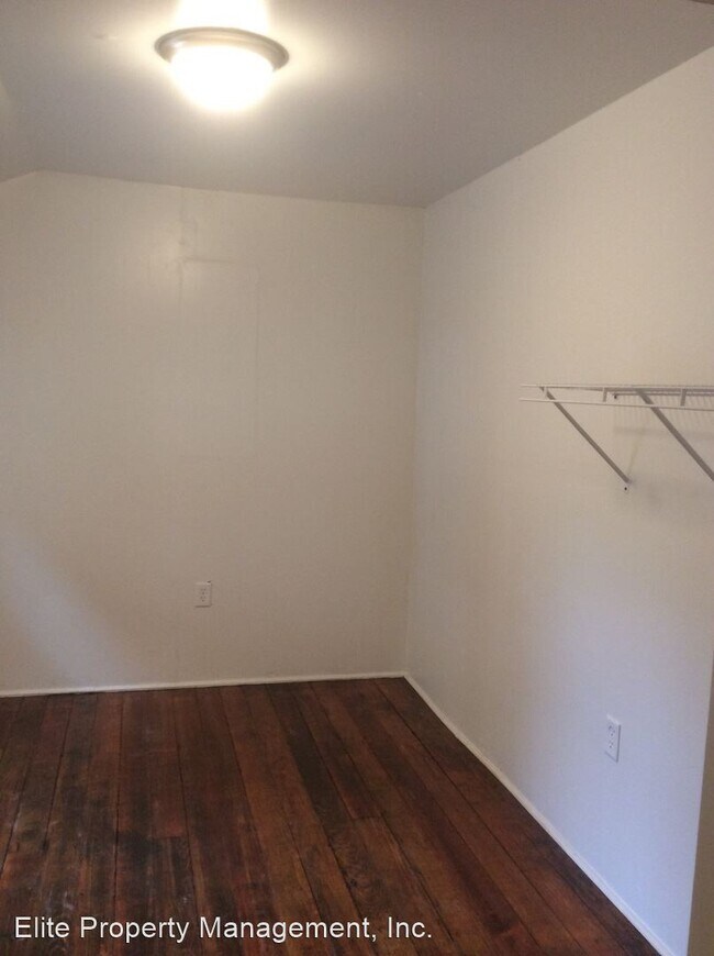Building Photo - 2 br, 1 bath House - 260 E. King St., Apt. 1