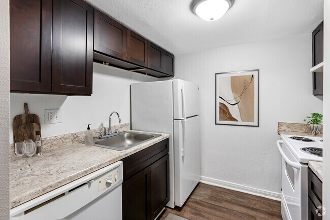 Houses For Rent With A Swimming Pool In Merrydale LA Bellemont Victoria I Baton Rouge La Building Photo 