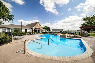 Building Photo - 3419 Fountains Dr