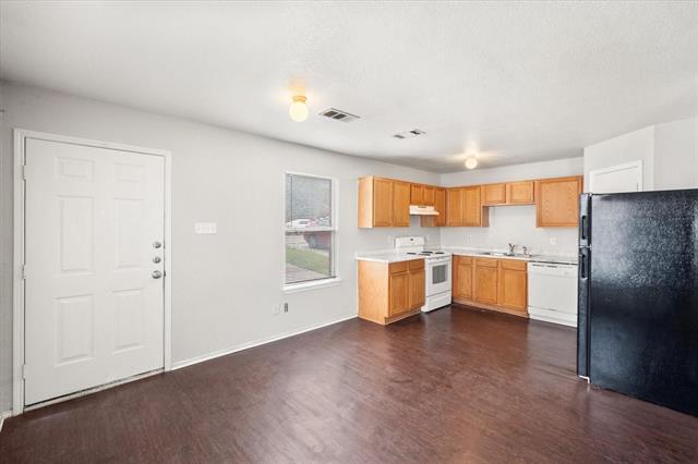 Foto del edificio - 404 Kings Way Dr